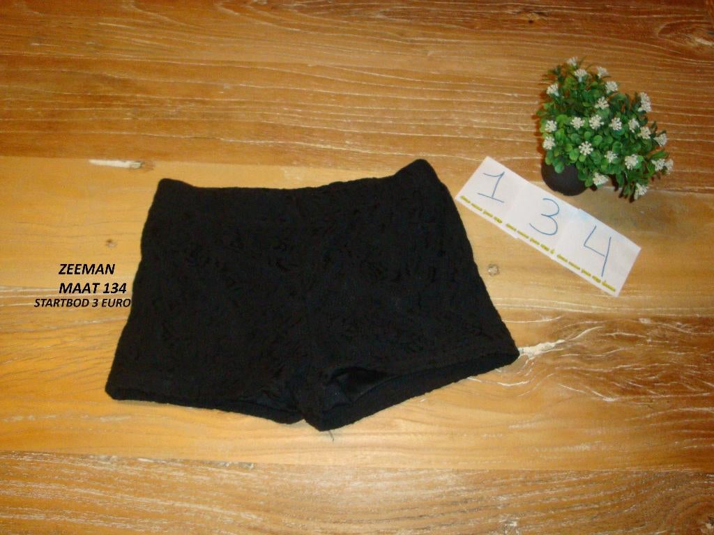 zwarte kanten shortje zeeman, Broek, Zeeman, Meisje, Ophalen of Verzenden