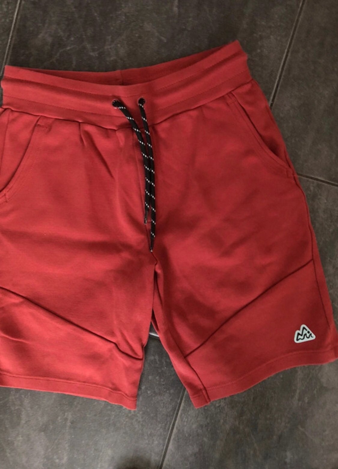 Rode korte broek met trekkoord maat 164 29ft, Kinderen en Baby's, Kinderkleding | Maat 164, Ophalen of Verzenden, Zo goed als nieuw