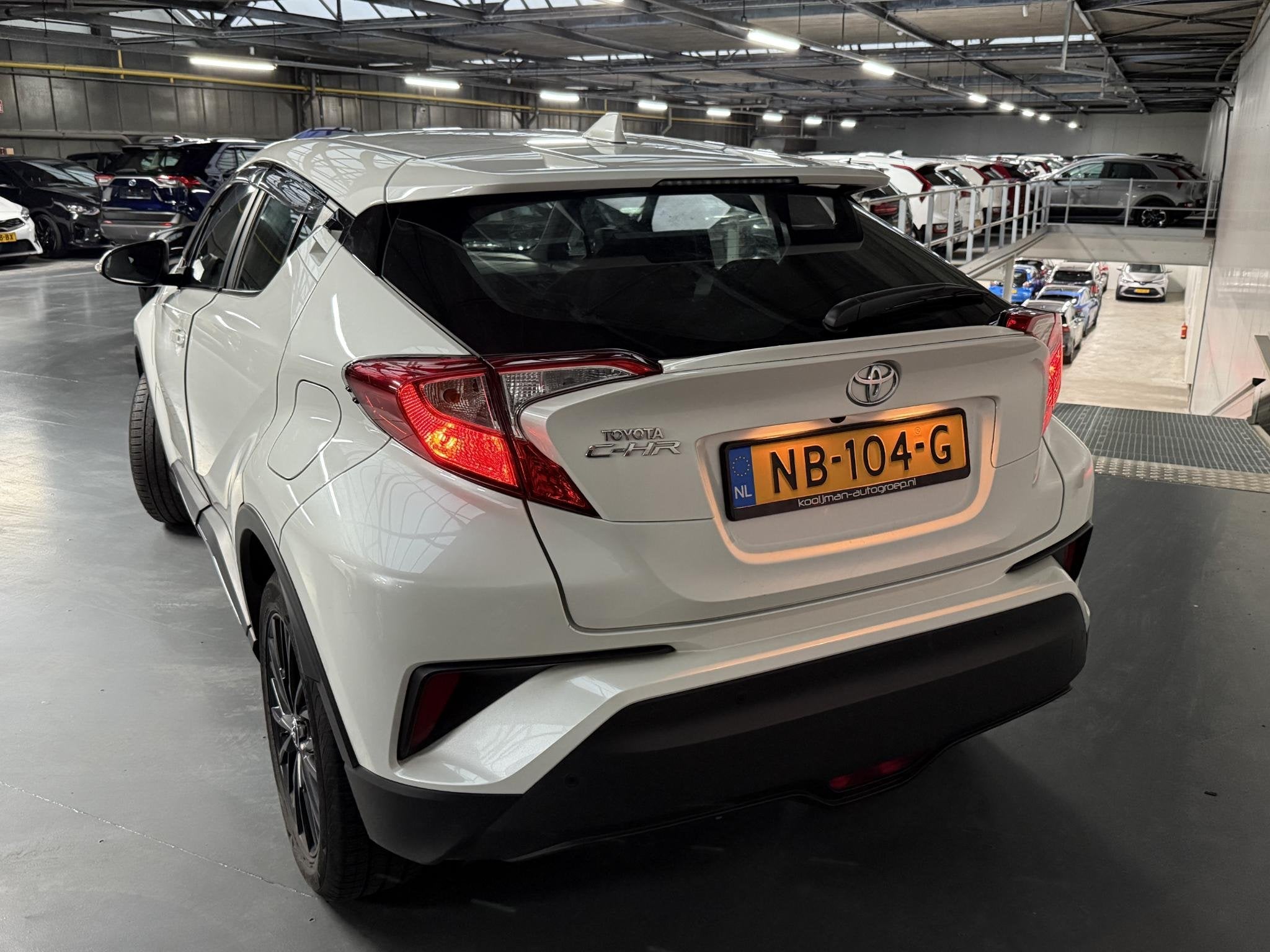 Toyota C-HR 1.2 Dynamic + 18" Lichtmetalen velgen, keurige N, Voorwielaandrijving, Stof, Gebruikt, 116 pk