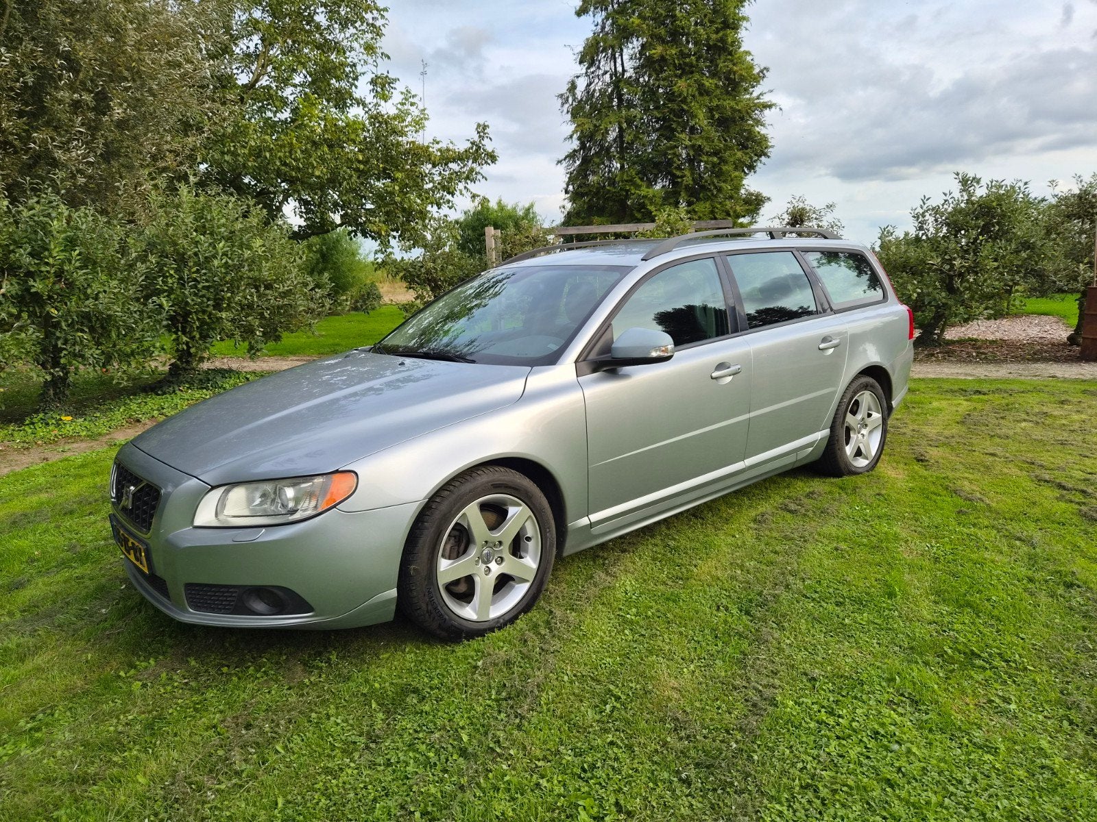 Volvo V70 2.5 T 147KW 2008 Grijs 1e eigenaar met veel opties, Voorwielaandrijving, 1800 kg, 2521 cc, Stationwagon