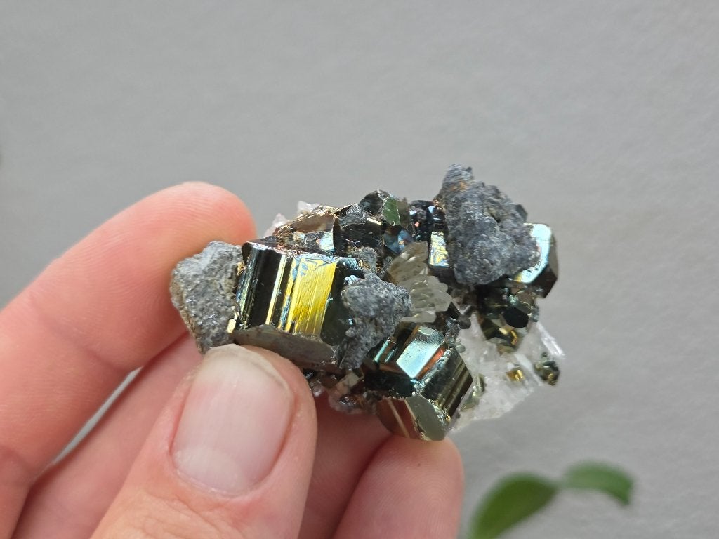 Regenboog Pyriet Indonesië, Ophalen of Verzenden, Mineraal