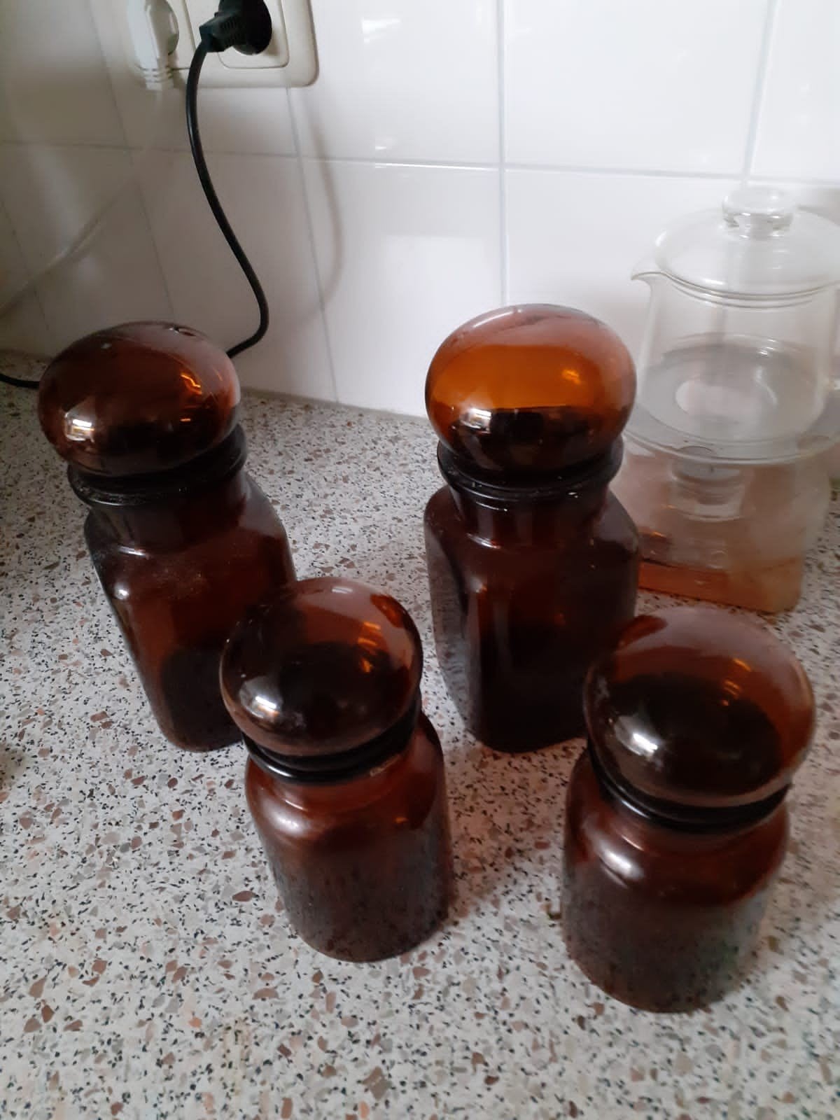 4 vintage bruine apothekersflessen met bolle dop, Antiek en Kunst, Ophalen of Verzenden