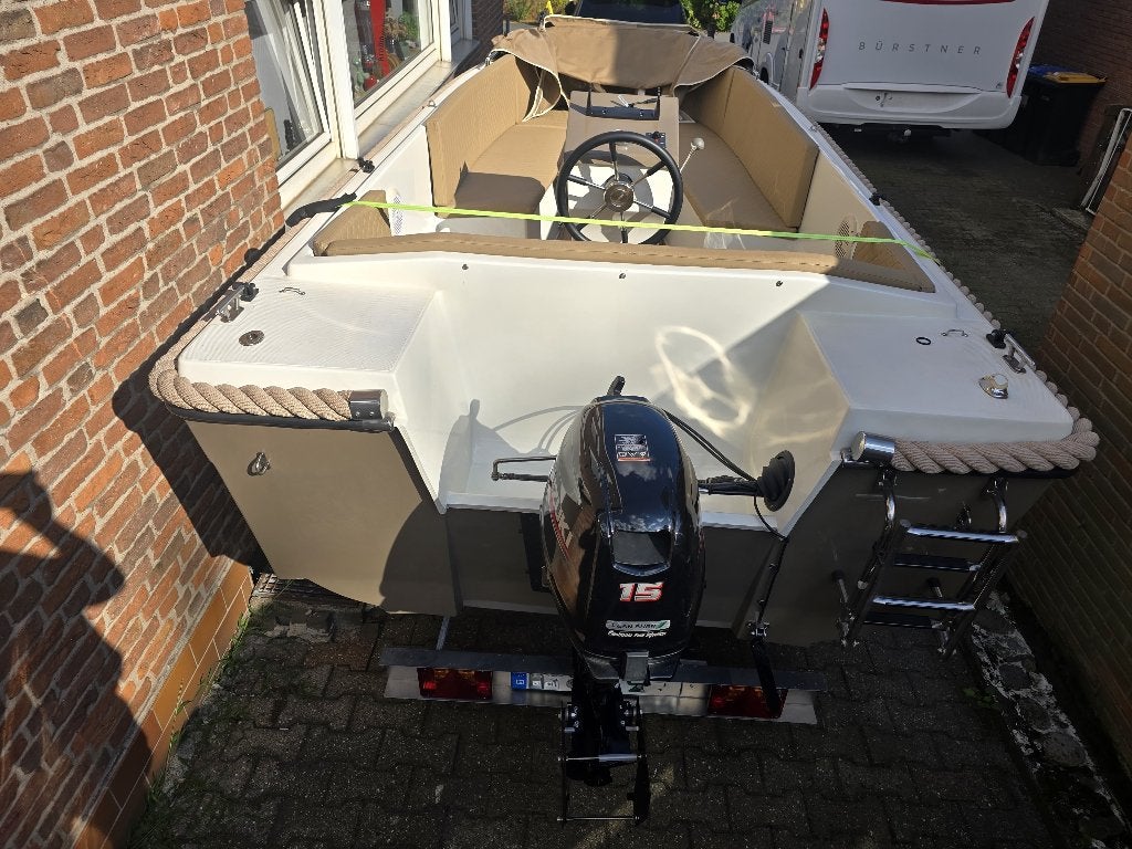 Lago Amore 485 – De sloep van uw dromen wacht op u!, Watersport en Boten, Overige materialen, 15 pk, Zo goed als nieuw, 2 m
