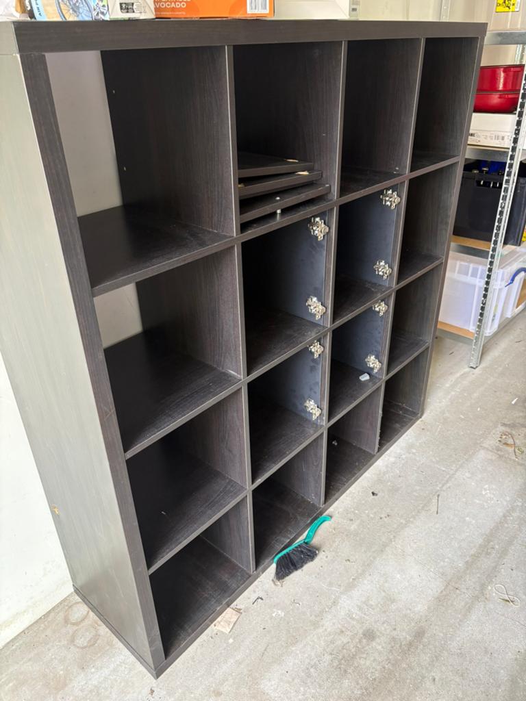 Zwarte expedit 4x4 ikea vakkenkast en 4 kastdeurtjes, Huis en Inrichting, Kasten | Boekenkasten, Ophalen, Met plank(en), Gebruikt