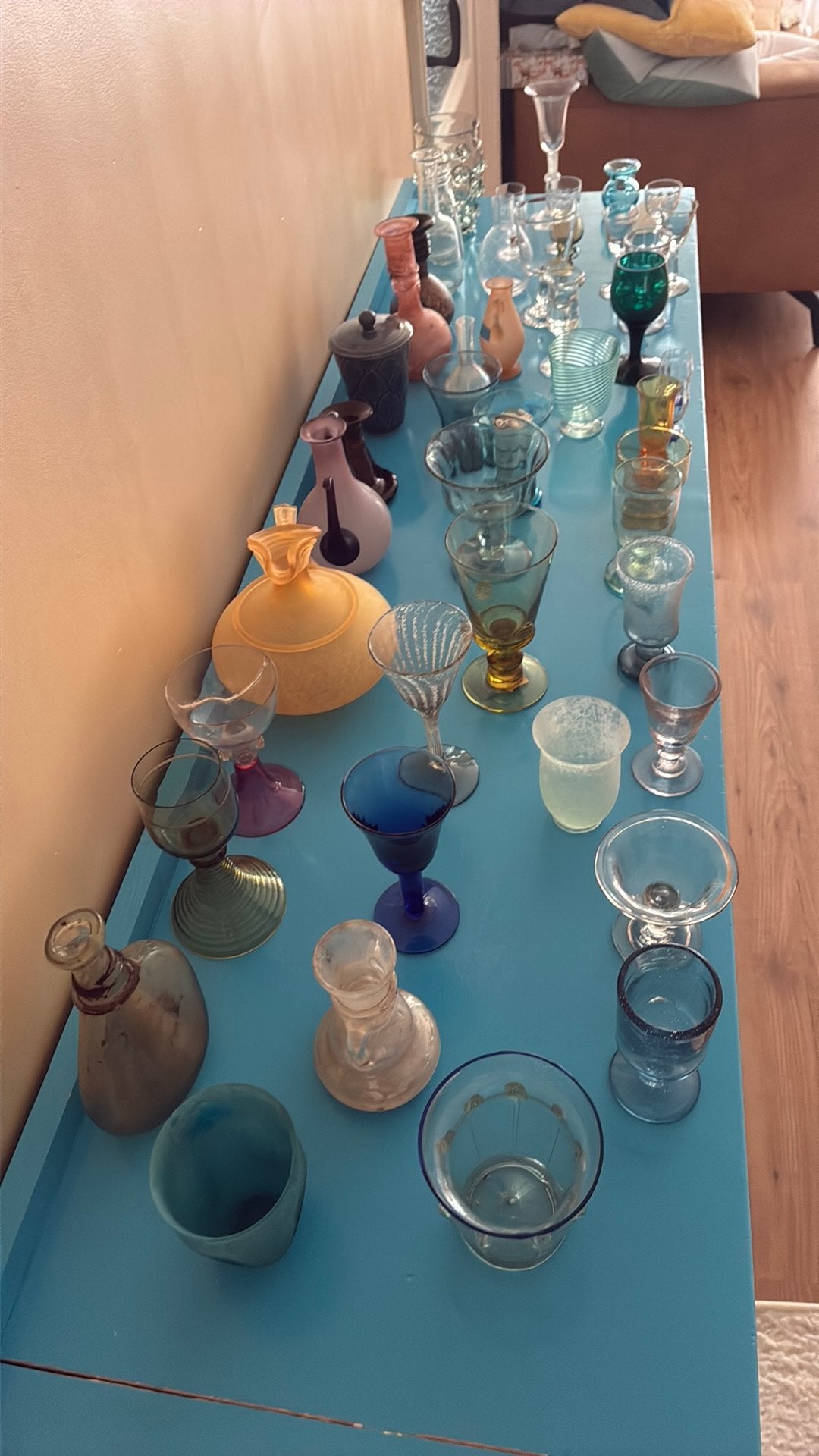 Antiek en bijzonder glaswerk, Ophalen