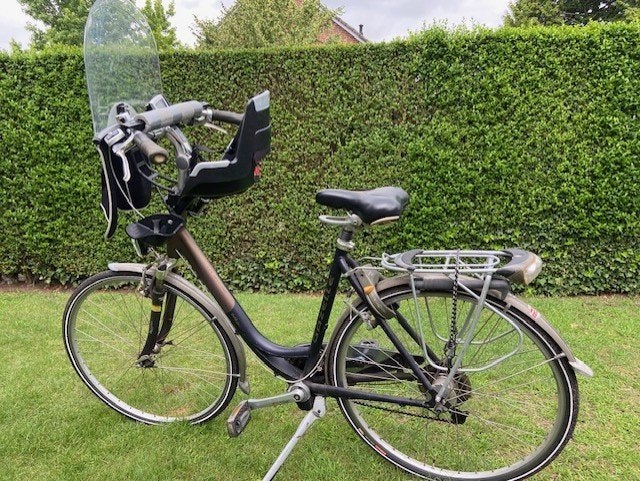 Gazelle damesfiets met babyzitje windscherm mandje: € 50,00, Fietsen en Brommers, Ophalen, Gebruikt, Versnellingen, 50 tot 53 cm