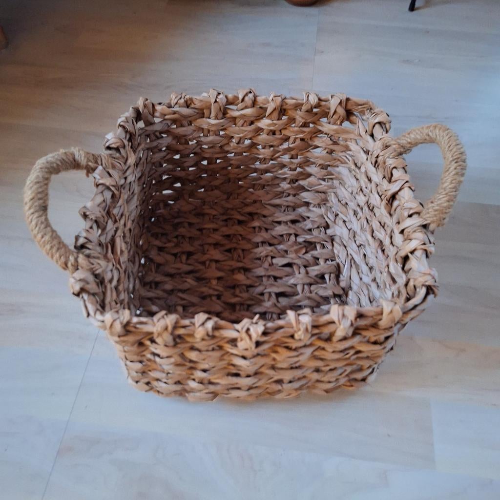 Mand, Ophalen, Zo goed als nieuw, Rond, Riet