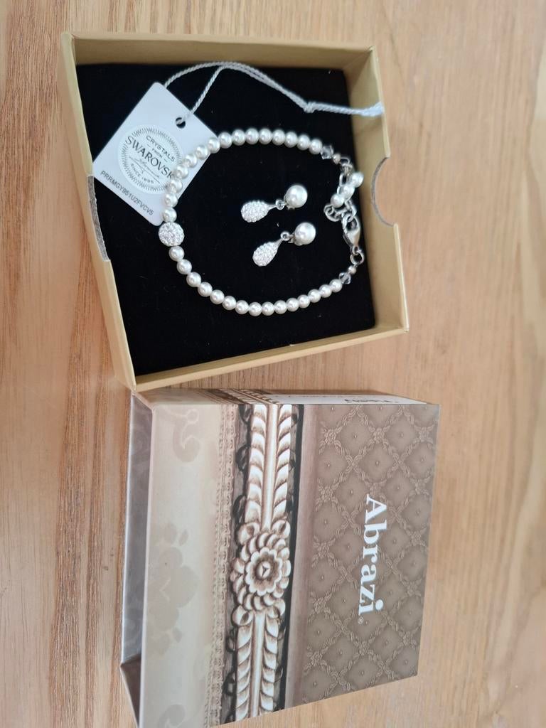 Abrazi Swarovski Parel Sieradenset: Oorbellen & Armband, Overige materialen, Wit, Zo goed als nieuw, Met bedels of kralen