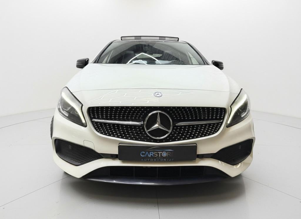 Mercedes-Benz A-klasse 160 AMG NIGHT PANO NAVI LEER NAP, Auto's, Gebruikt, 4 cilinders, Leder en Stof, Wit