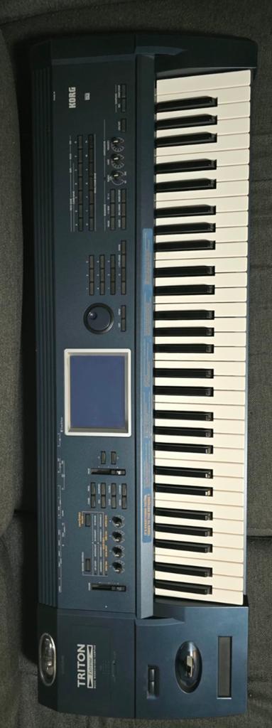 Korg Triton Extreme 61+MOSS+96 MB+CF 1GB, Ophalen of Verzenden, Zo goed als nieuw, 61 toetsen, Korg