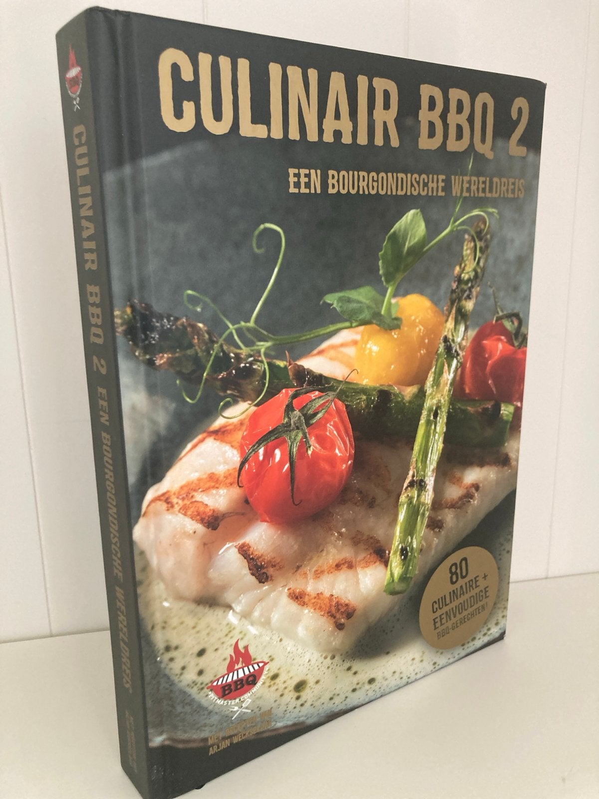 Culinair BBQ 2 - Een Bourgondische Wereldreis Kookboek, Verzenden, Zo goed als nieuw, Overige gebieden, Hoofdgerechten