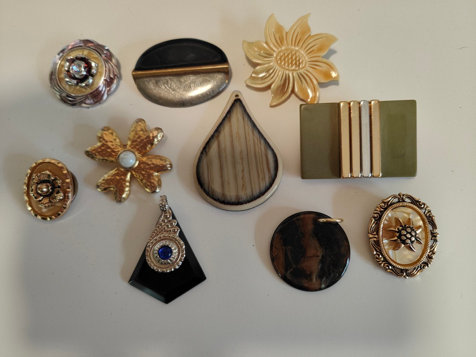 Nr2.  10 Vintage Sieraden Collectie - Broches & Hangers, Met kristal, Overige materialen, 4 tot 7 cm, Gebruikt