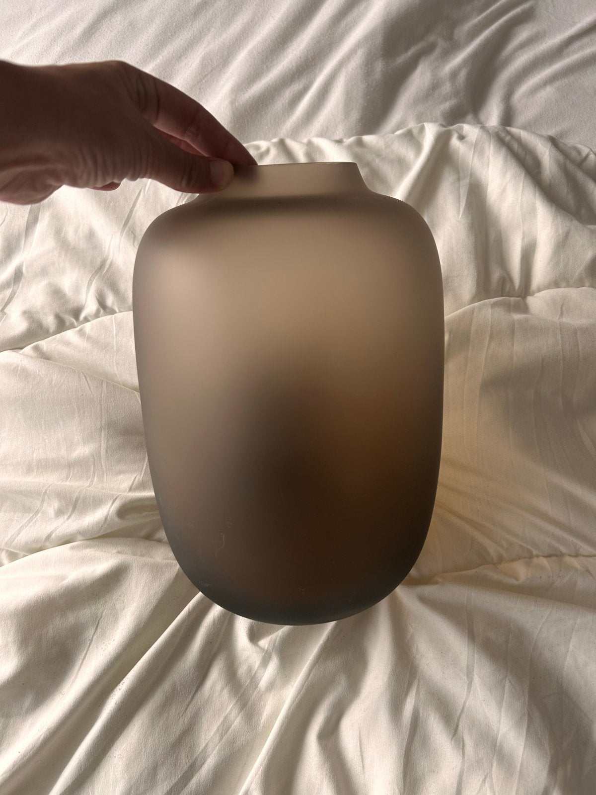 Middelgrote vaas, mat glas, bruin/grijs, modern design, Gebruikt, Bruin, Ophalen of Verzenden, Glas