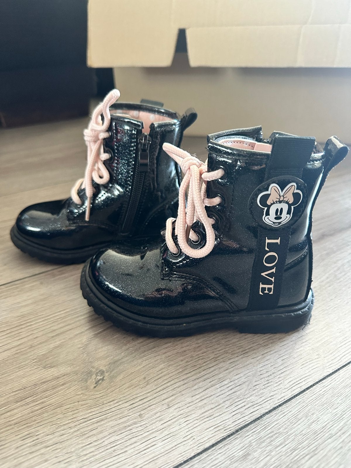 Zwarte minnie mouse laklaarzen met roze veters, maat 24, Ophalen of Verzenden, Gebruikt, Meisje, Laarzen