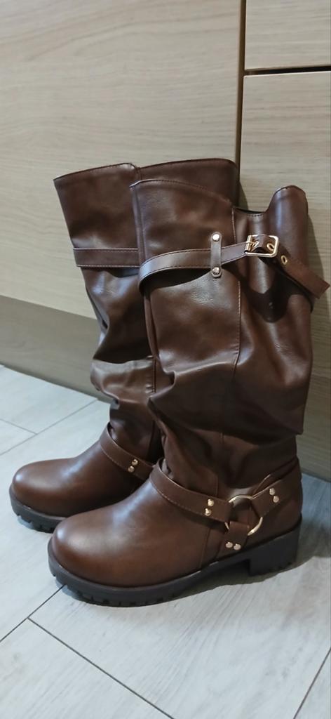 Bruine hoge laarzen maat 40, Kleding | Dames, Schoenen, Ophalen of Verzenden, Zo goed als nieuw, Bruin, Hoge laarzen