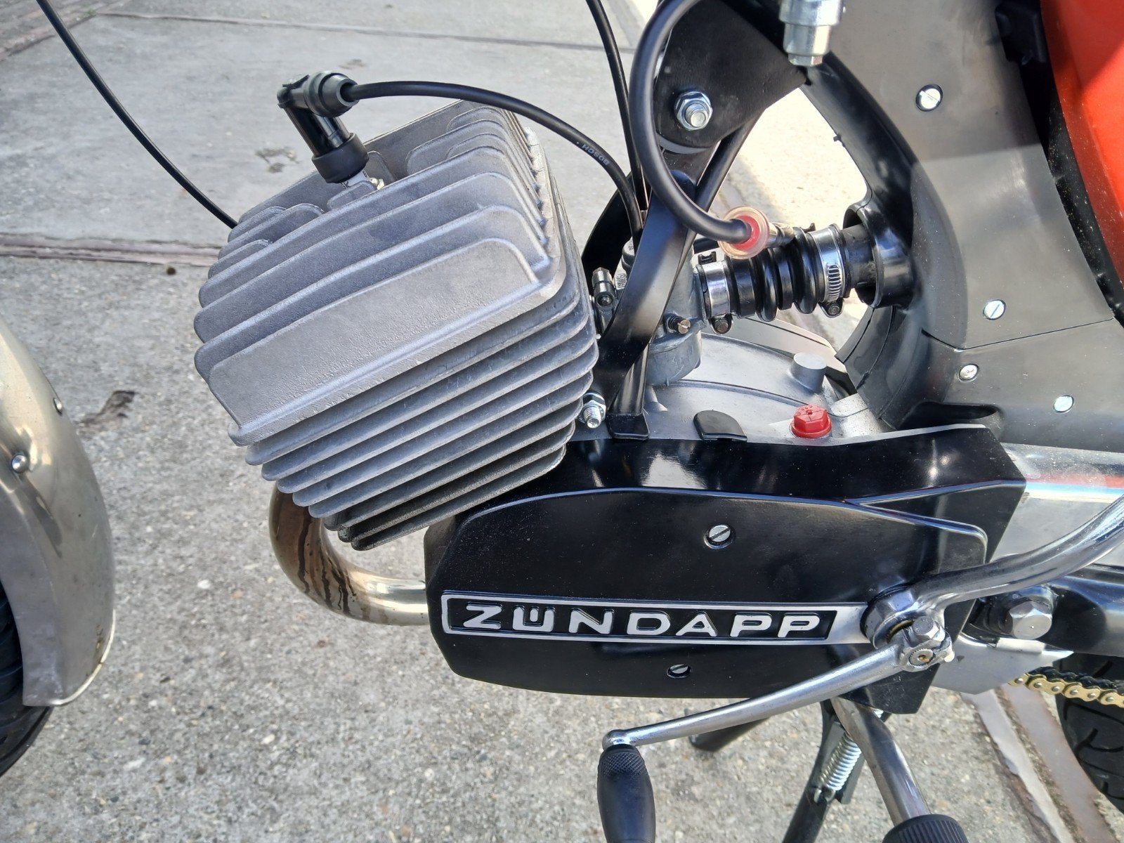 Zündapp motorblok 4 bak plug and play 700 of kaal 500 euro, Ophalen, Zo goed als nieuw, Blok
