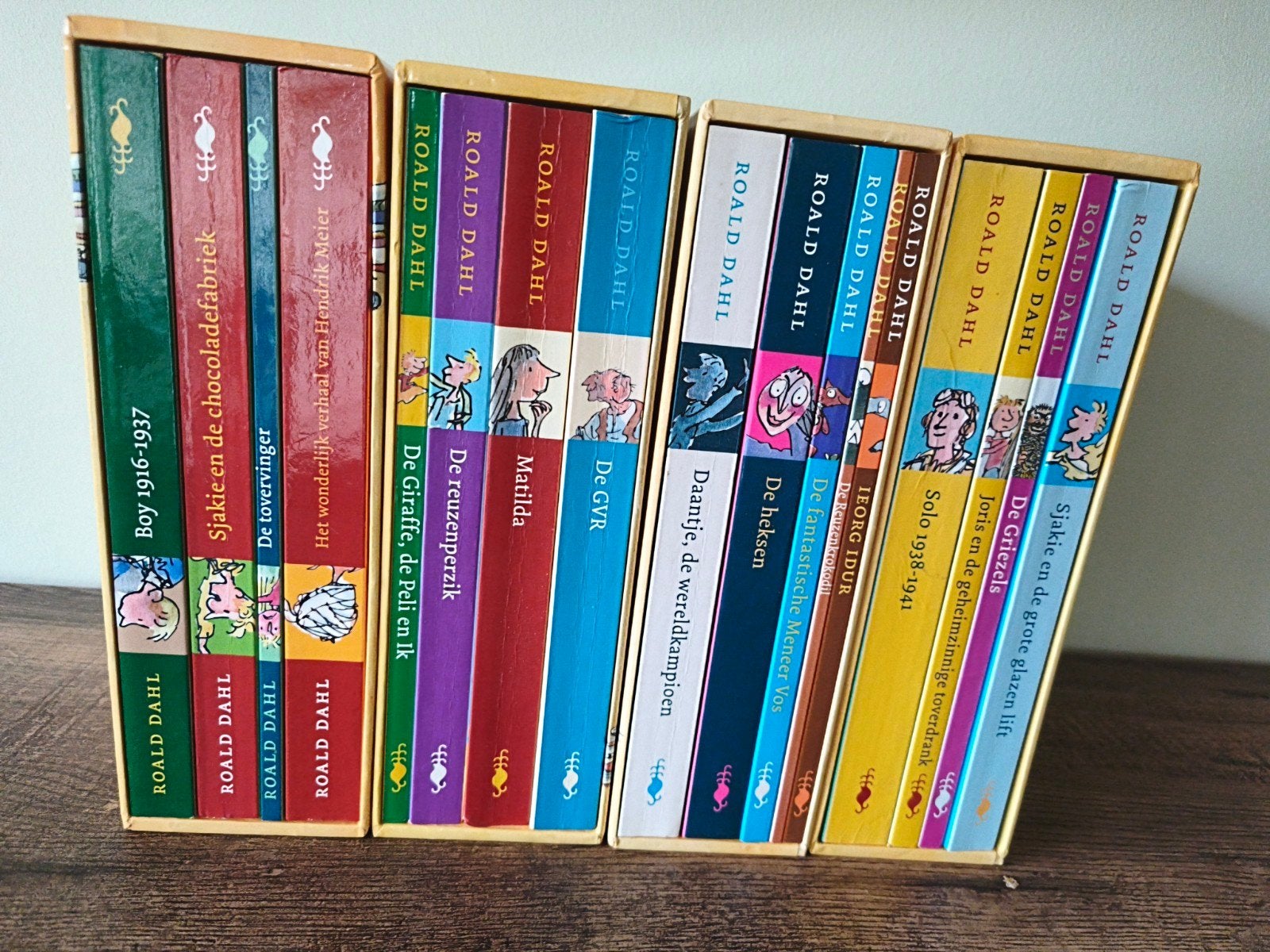 Roald Dahl Complete Collectie - 17 Boeken in 4 Boxen, Ophalen, Zo goed als nieuw