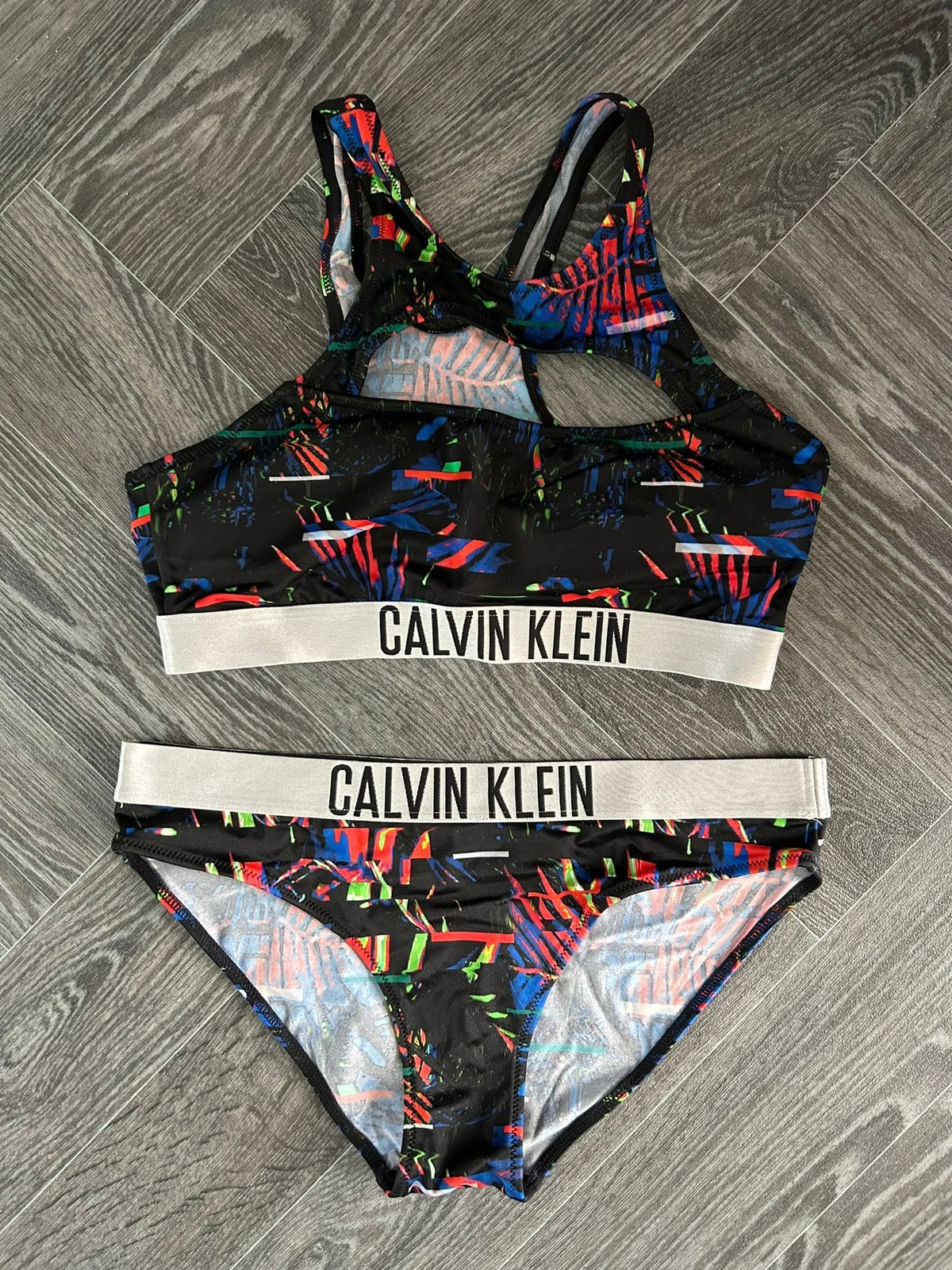 Meerkleurige bikini van Calvin Klein maat S/M, Ophalen of Verzenden, Zo goed als nieuw, Zwart, Bikini