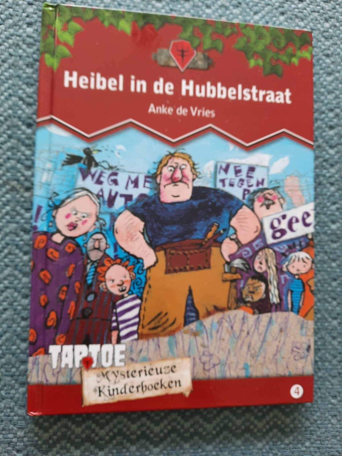 Heibel in de Hubbelstraat - Anke de Vries (hardcover), Ophalen of Verzenden