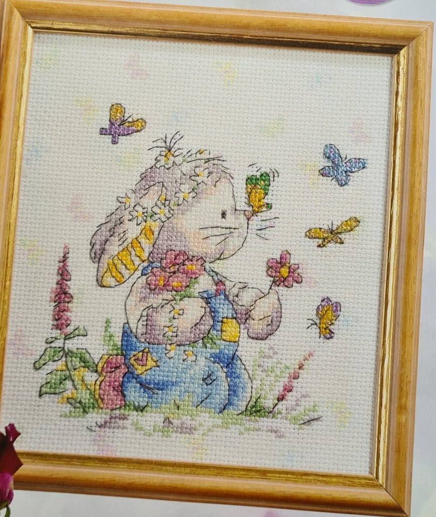 Somebunny konijn met vlinders en bloemen borduurpatroon, Ophalen, Nieuw, Handborduren, Patroon