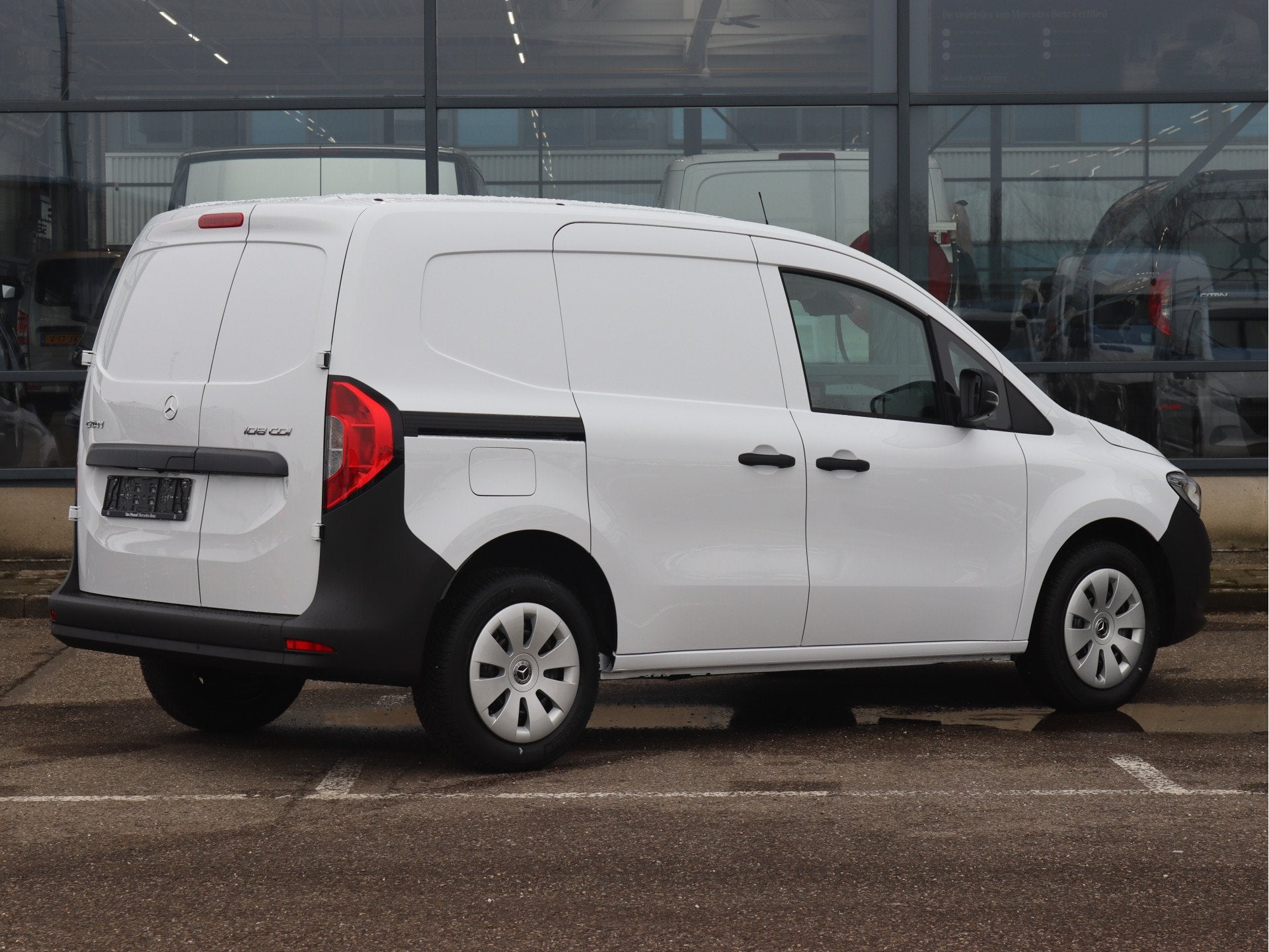 Mercedes-Benz Citan 108 CDI L1 Base (bj 2026), Voorwielaandrijving, 12 maanden, Zwart, 4 cilinders