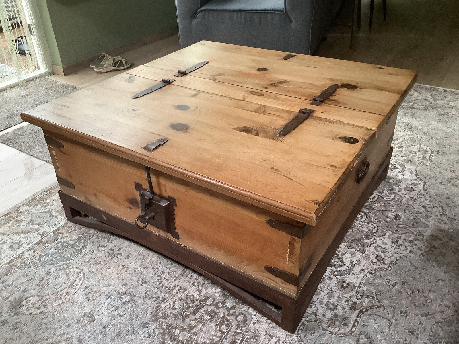 Salontafel kist met opbergruimte, Huis en Inrichting, Ophalen, Gebruikt, 50 tot 100 cm, Vierkant