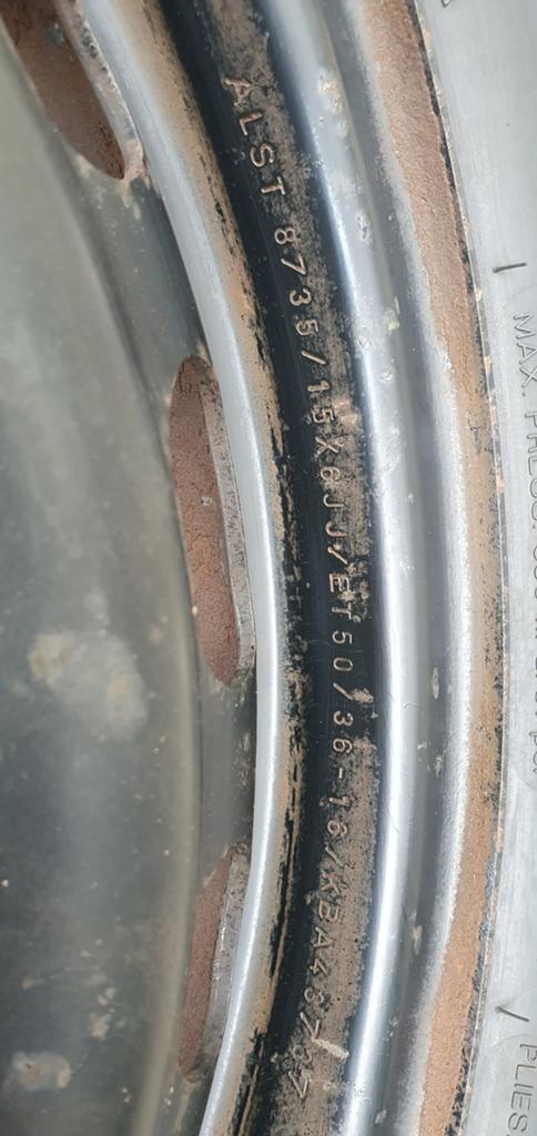 Set Metalen velgen 15 inch + winterbanden, Ophalen, Gebruikt