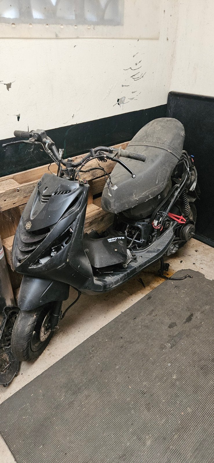 Piaggio Zip project + veeel onderdelen, Ophalen, Benzine, Zip