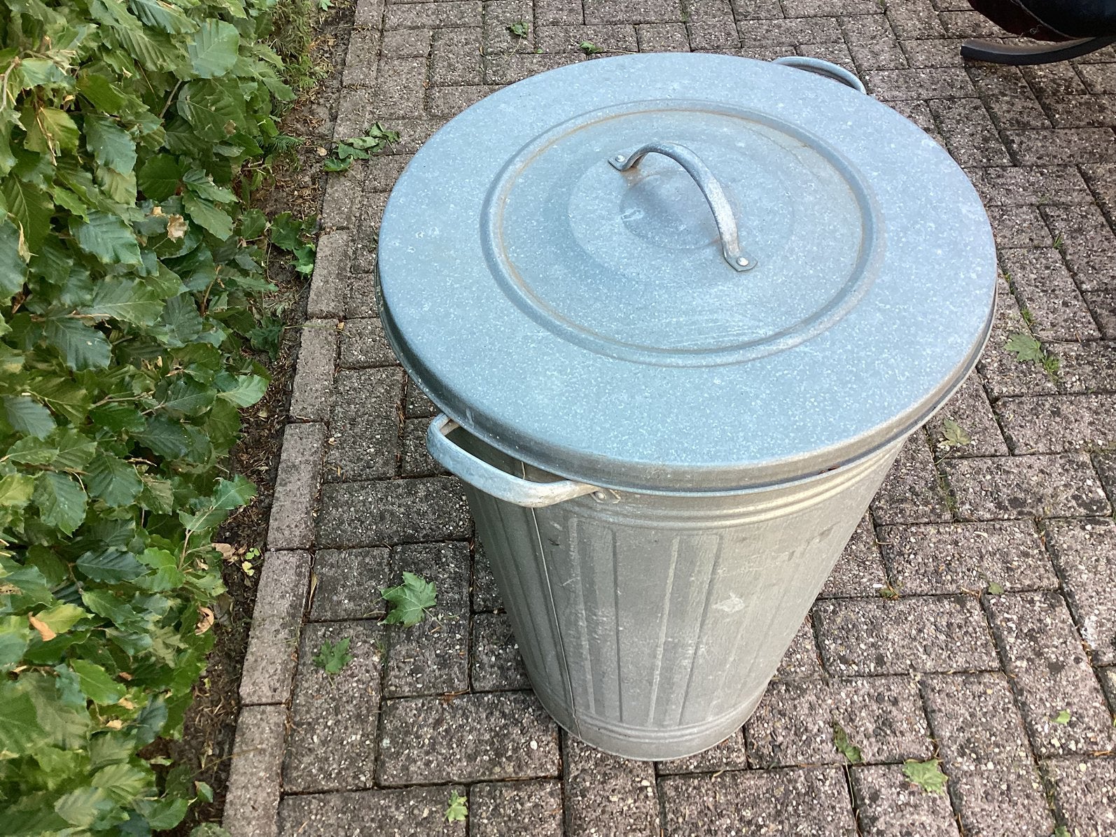 Zinken vuilnis emmer, Ophalen, Zo goed als nieuw, Metaal, Minder dan 50 cm