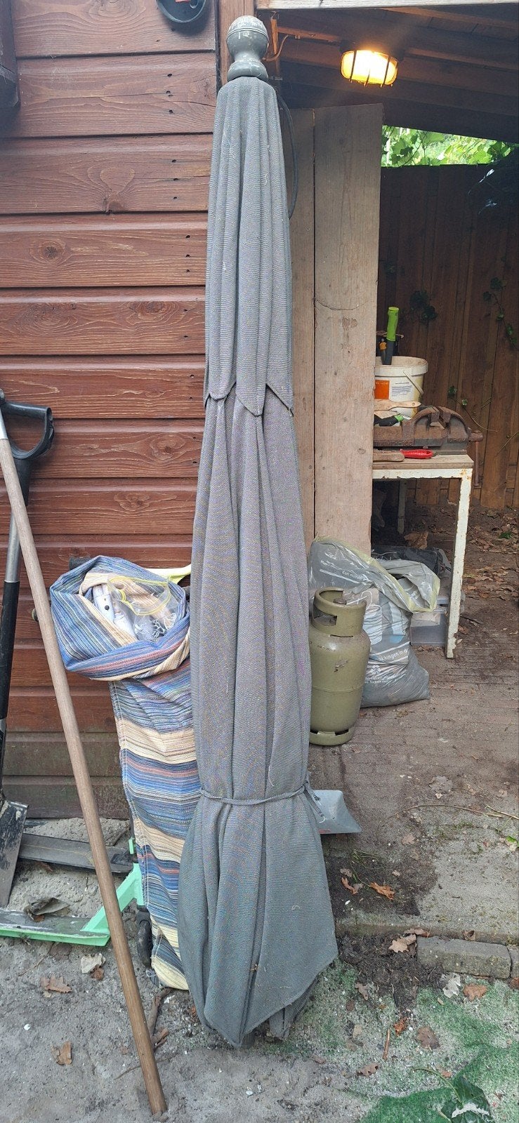 Parasol grijs/groen 3.50mtr doorsnee, Tuin en Terras, Parasols, Ophalen, Gebruikt
