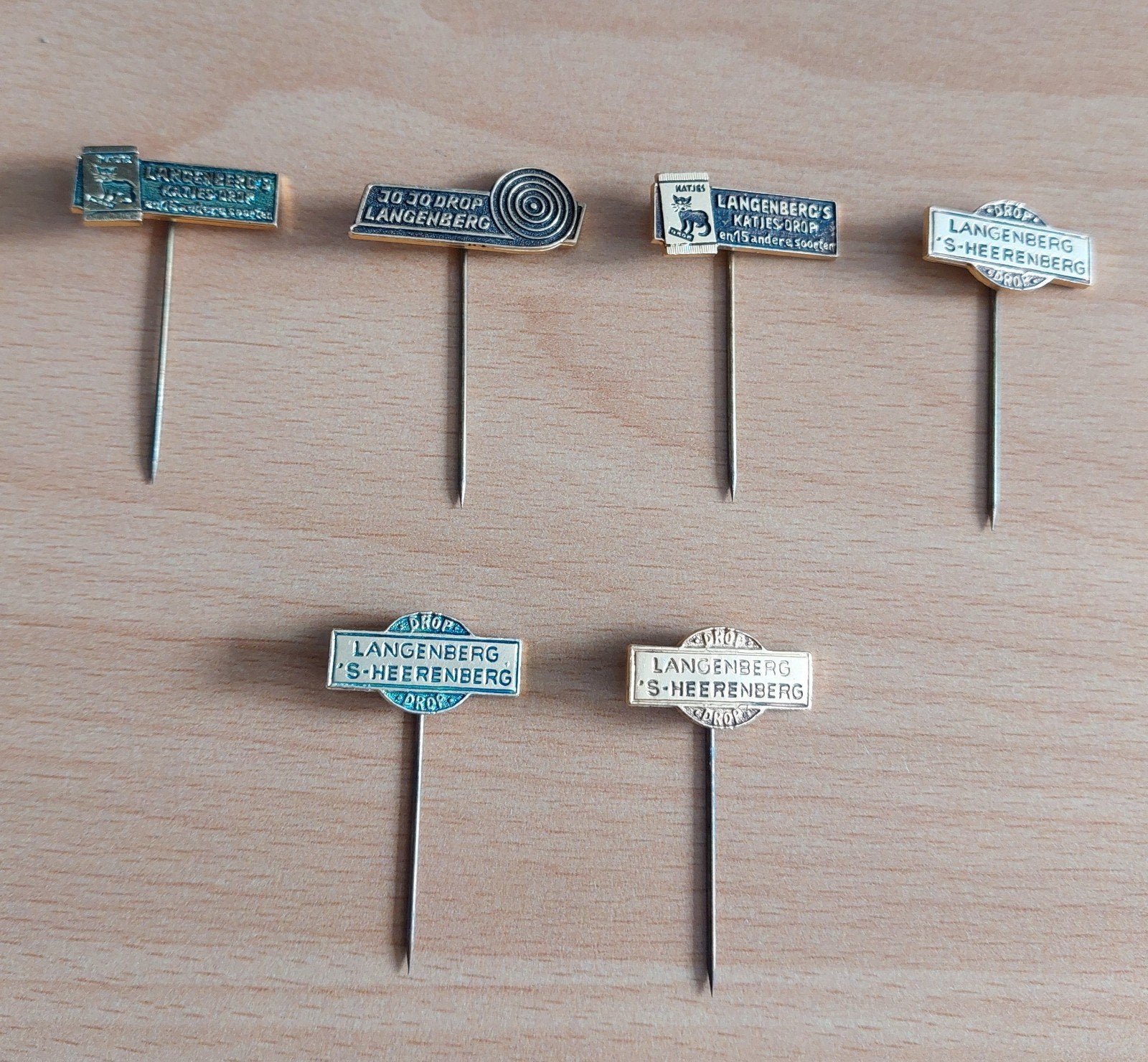 Vintage Langenberg 's-Heerenberg Speldjes - Diverse Reclame, Verzamelen, Ophalen of Verzenden, Gebruikt, Merk, Speldje of Pin
