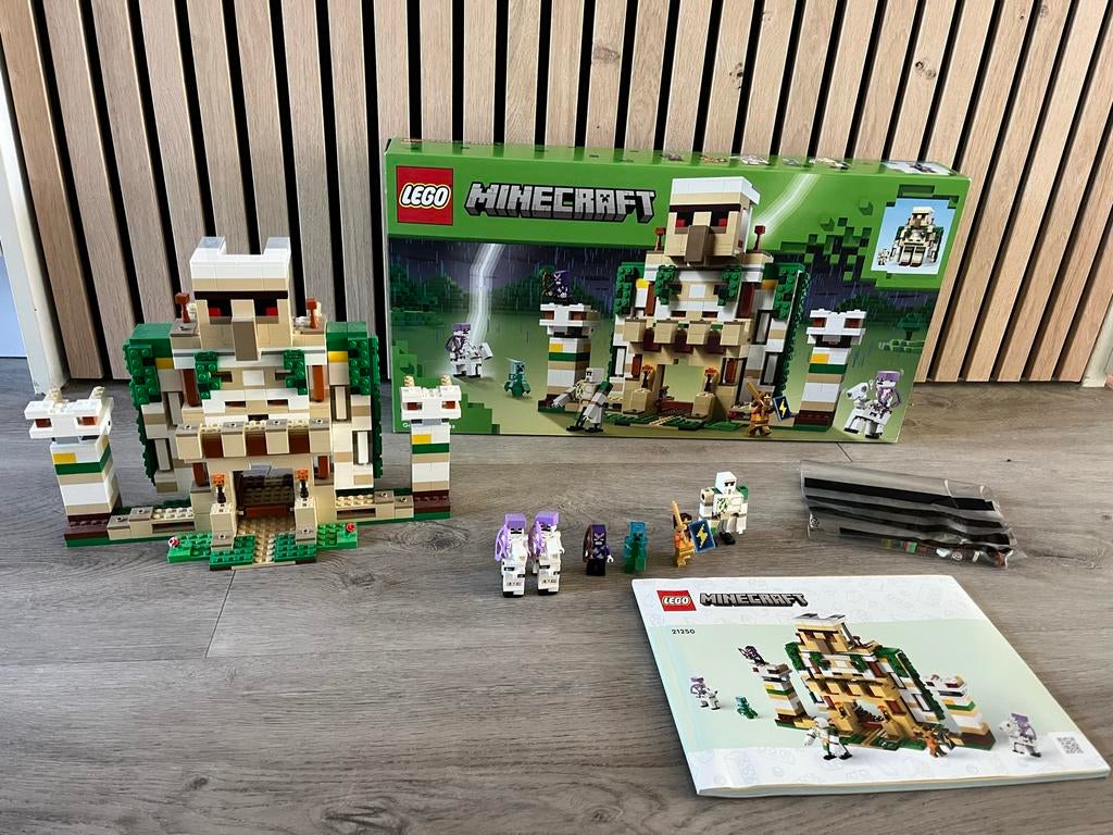 LEGO Minecraft The Iron Golem Fortress 21250, Minecraft, Lego, Ophalen of Verzenden, Zo goed als nieuw