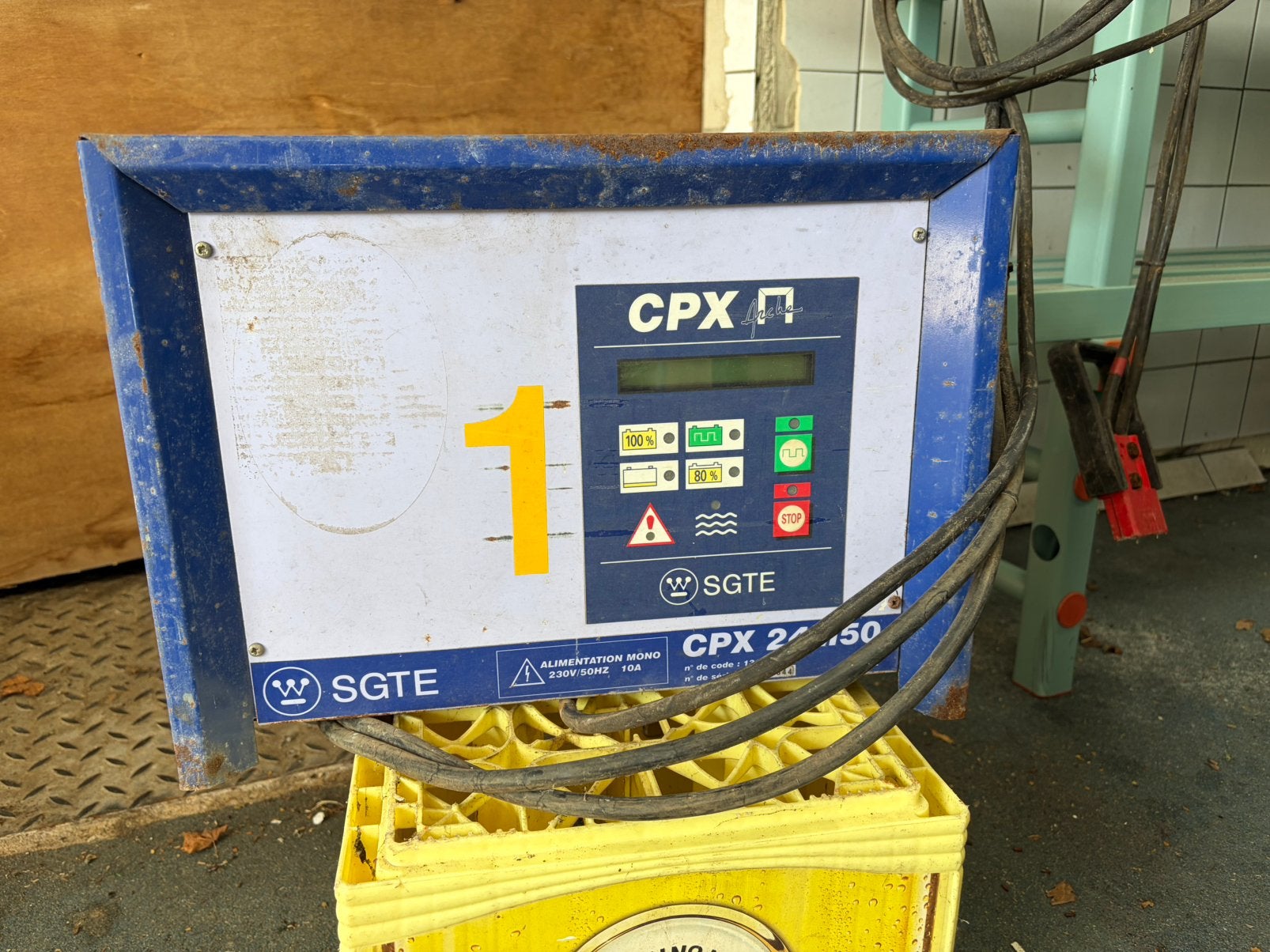 Acculader voor heftruck/stapellaar, Ophalen, Gebruikt