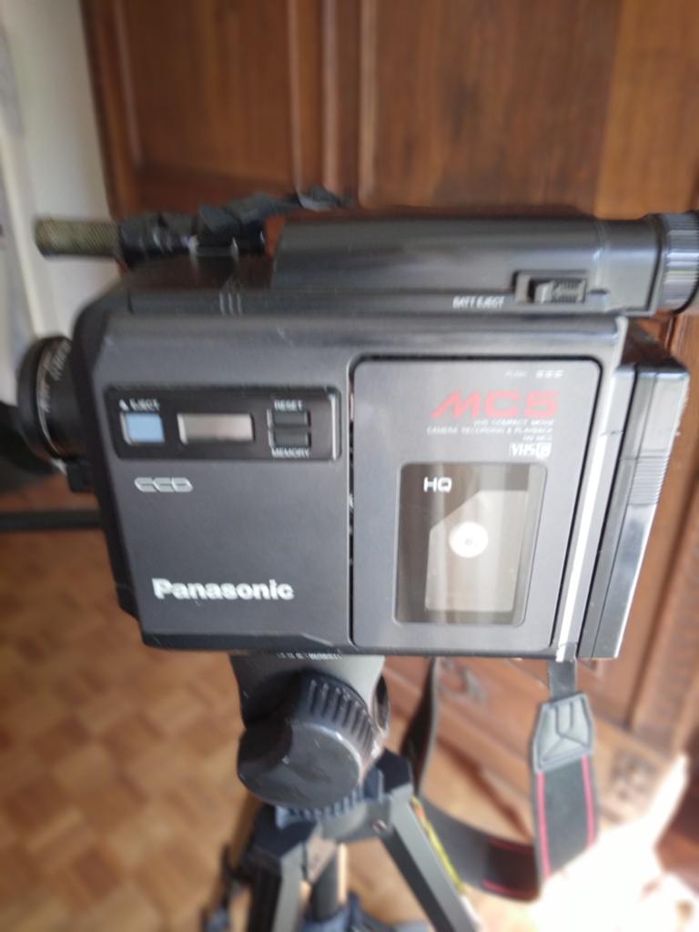 Vintage Panasonic VHS-C Camcorder met Bilora Statief, Ophalen of Verzenden, VHS-C of SVHS-C, Camera