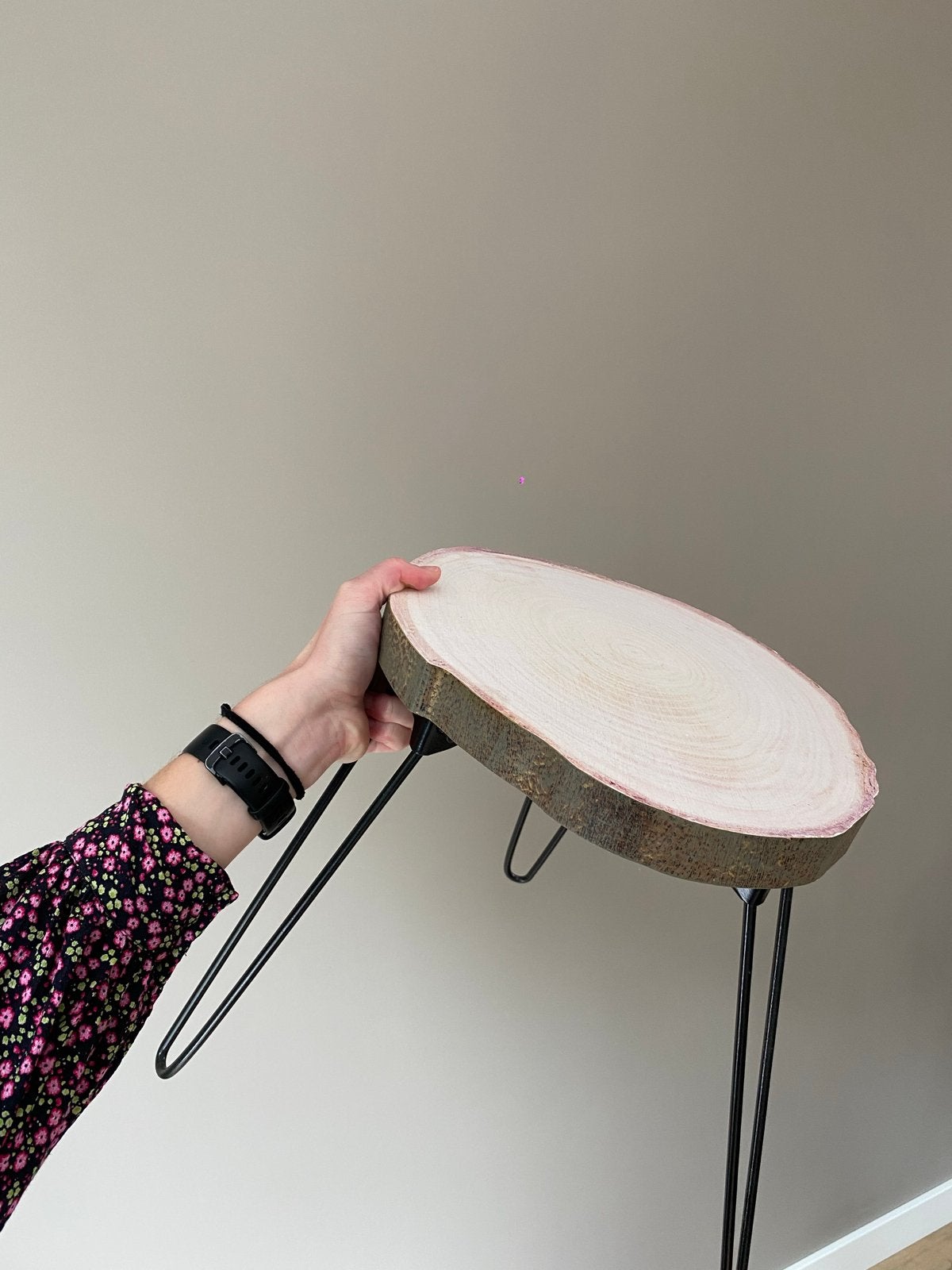 Bijzettafeltje boomstamlook met Metalen Poten, Huis en Inrichting, Tafels | Bijzettafels, Minder dan 45 cm, Minder dan 55 cm, Gebruikt