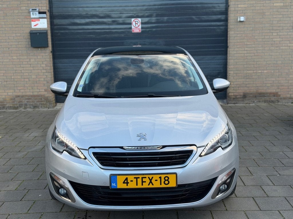 Peugeot 308 1.6 THP Première keyless Pano Clima trekhaak cr, Auto's, Peugeot, Euro 5, 125 pk, Gebruikt, Zwart