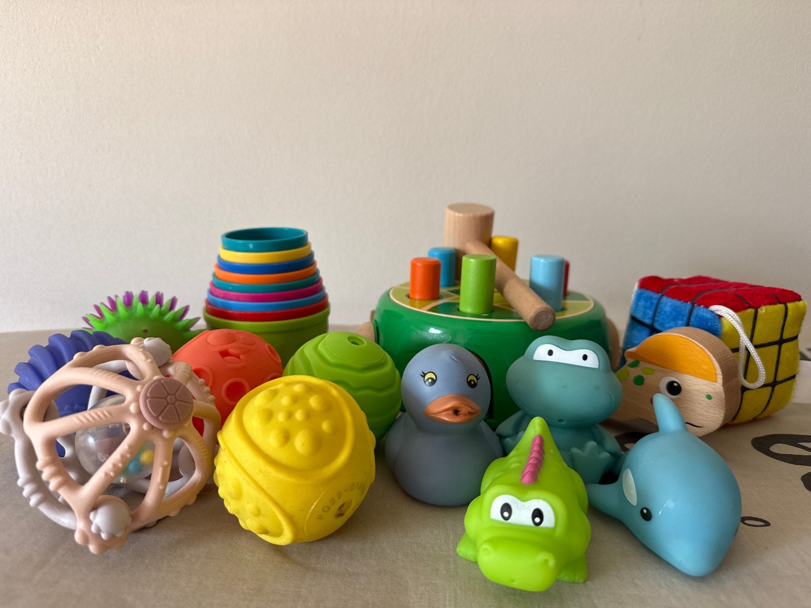 Diverse baby speeltjes - rammelaars, ballen, badspeelgoed, Kinderen en Baby's, Speelgoed | Babyspeelgoed, Ophalen of Verzenden