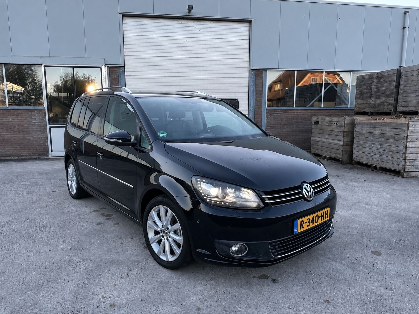 Volkswagen Touran 1.4 TSI LED Automaat Pano Leer camera NAP✅, Auto's, Volkswagen, 15 km/l, 4 cilinders, 1436 kg, Zwart