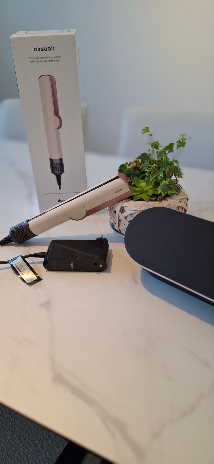 Dyson Airstrait Ceramic Pink, Verzenden, Zo goed als nieuw, Föhn of Haardroger