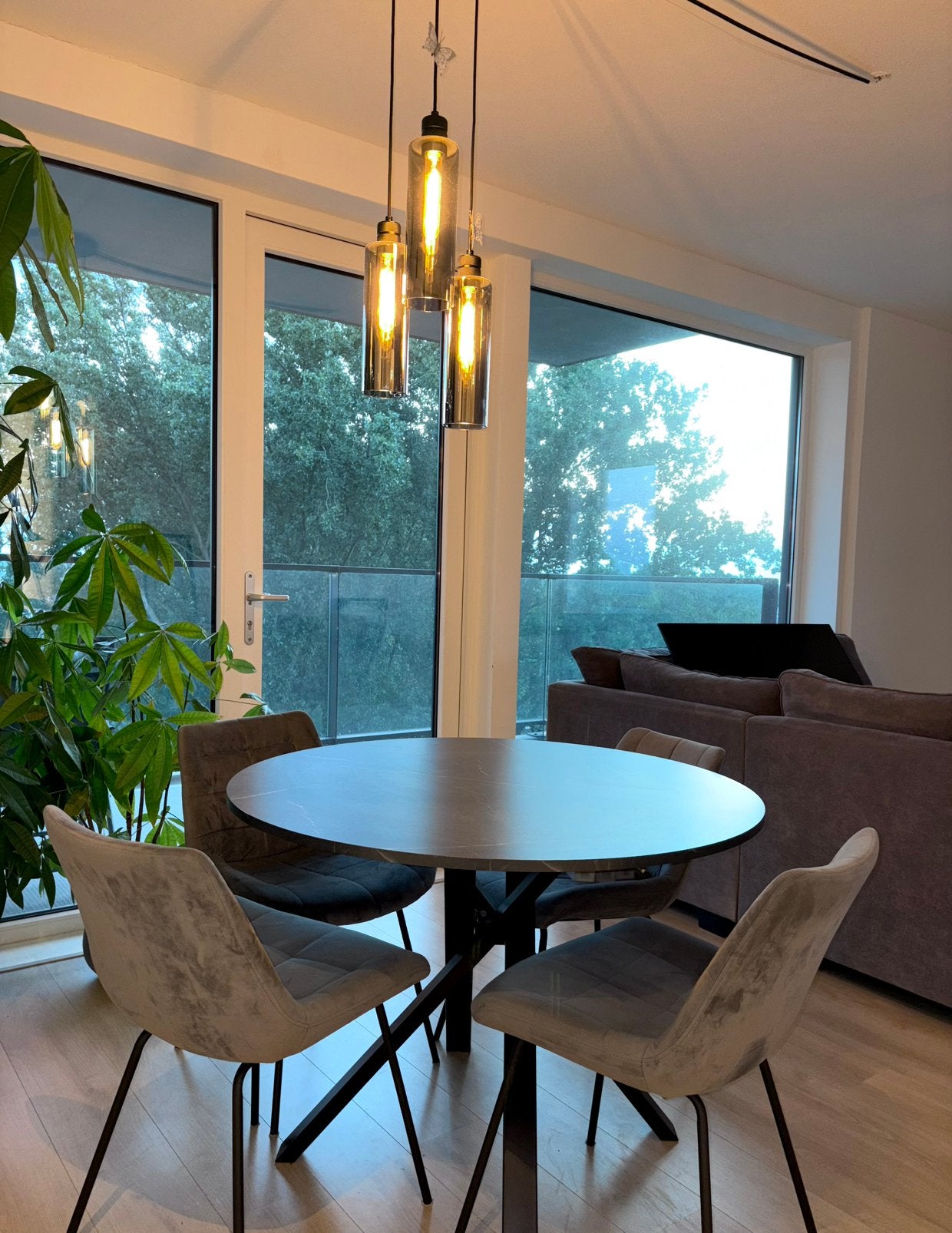 Eettafel zwart marmer 110 cm, Ophalen, 100 tot 150 cm, Rond, Zo goed als nieuw