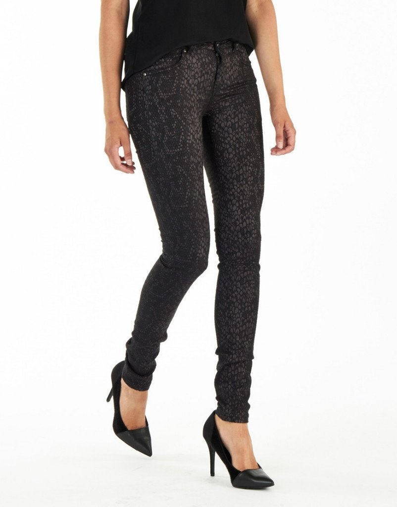 Zwarte skinny jeans met slangenprint maat 29, Supertrash, Zwart, Ophalen of Verzenden, Zo goed als nieuw