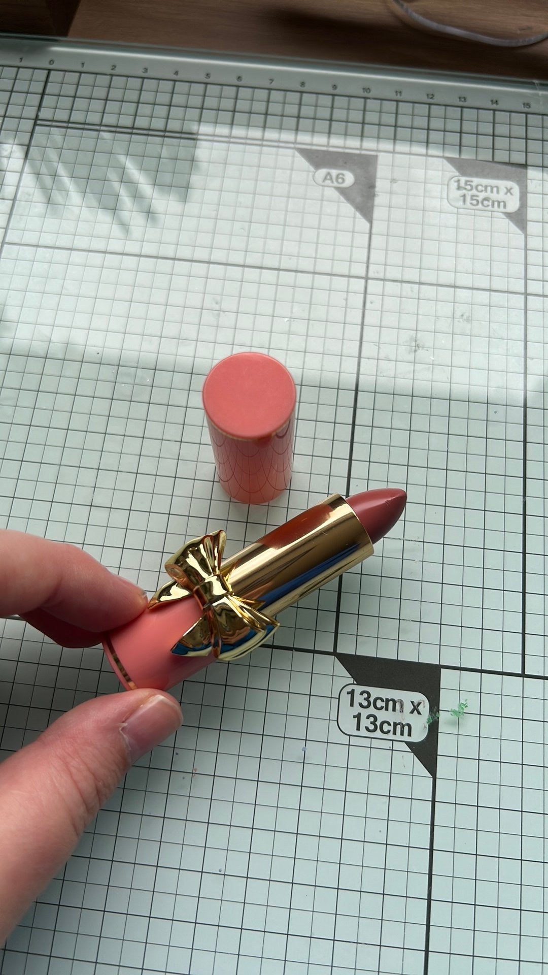 Pat mcgrath lipstick in venusian peach, Ophalen of Verzenden, Zo goed als nieuw, Roze, Lippen