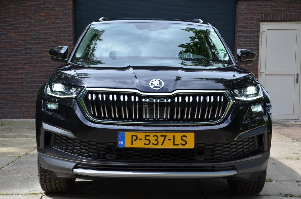 Skoda Kodiaq 1.5 TSI Business Edition Plus 7 Persoons Automa, Auto's, 4 cilinders, 150 pk, Zwart, Origineel Nederlands