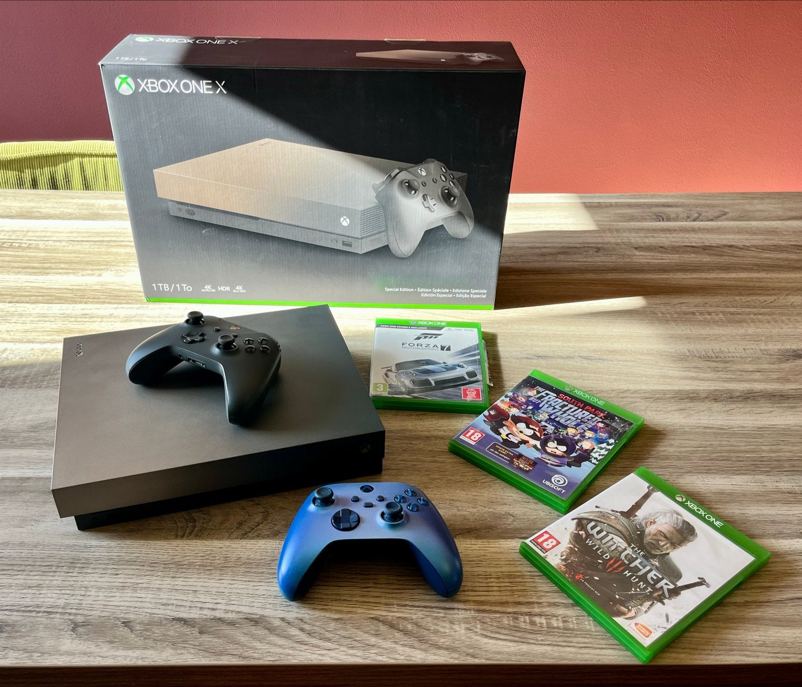 Xbox One X 1TB Gold Rush Special Edition + 2 controllers + 3, Spelcomputers en Games, Met games, Met 2 controllers, Ophalen of Verzenden