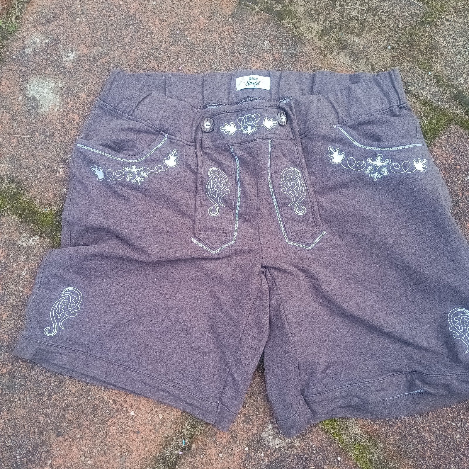 Wiesn Spatzl 48 50 M lederhose textiel Oktoberfest bruin, Ophalen of Verzenden, Zo goed als nieuw, Maat 48/50 (M), Overige thema's