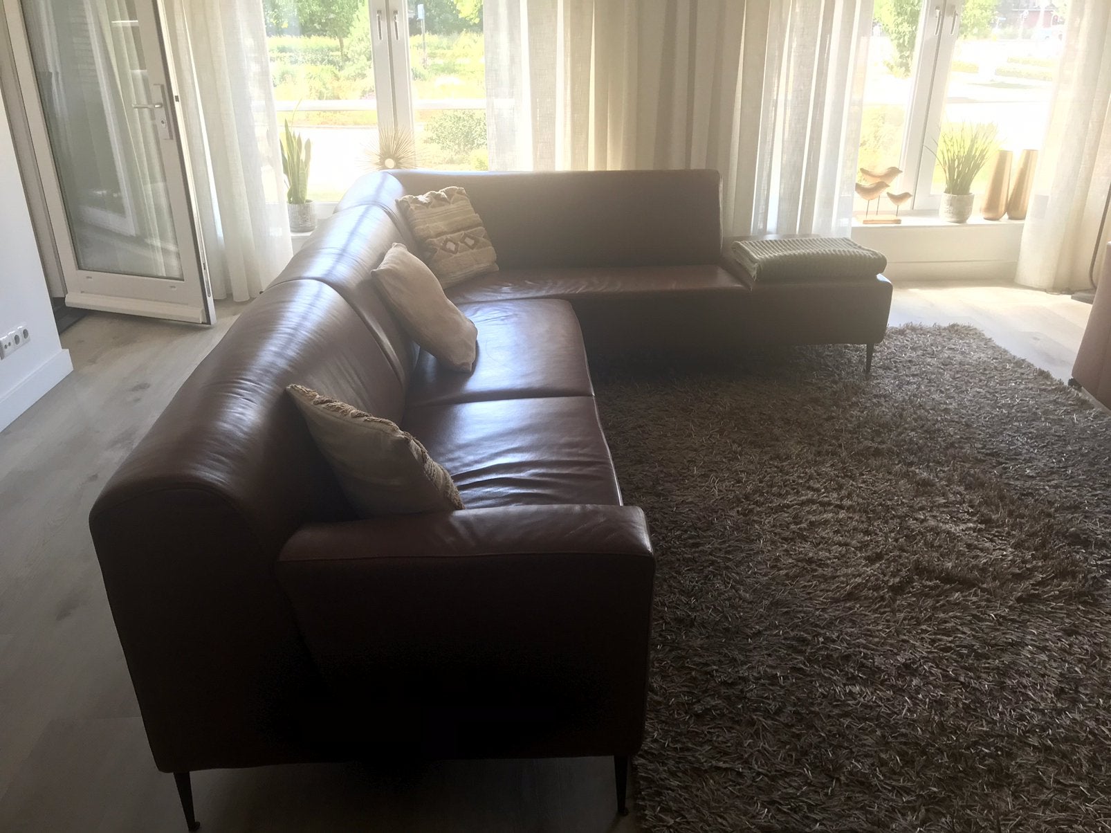Te koop hoekbank Type Merlo leer granada met zwarte poot, Huis en Inrichting, Ophalen, Gebruikt, Leer, Modern