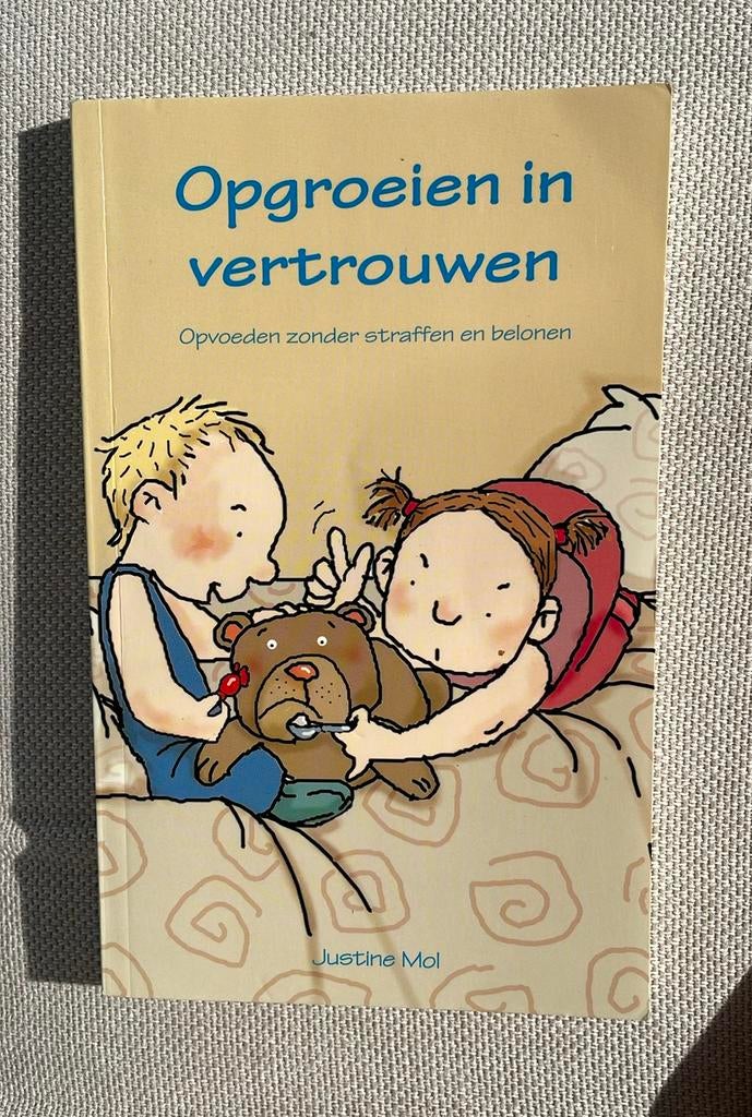 Opgroeien in vertrouwen - J. Mol, J. Mol, Zwangerschap en Bevalling, Ophalen of Verzenden, Zo goed als nieuw