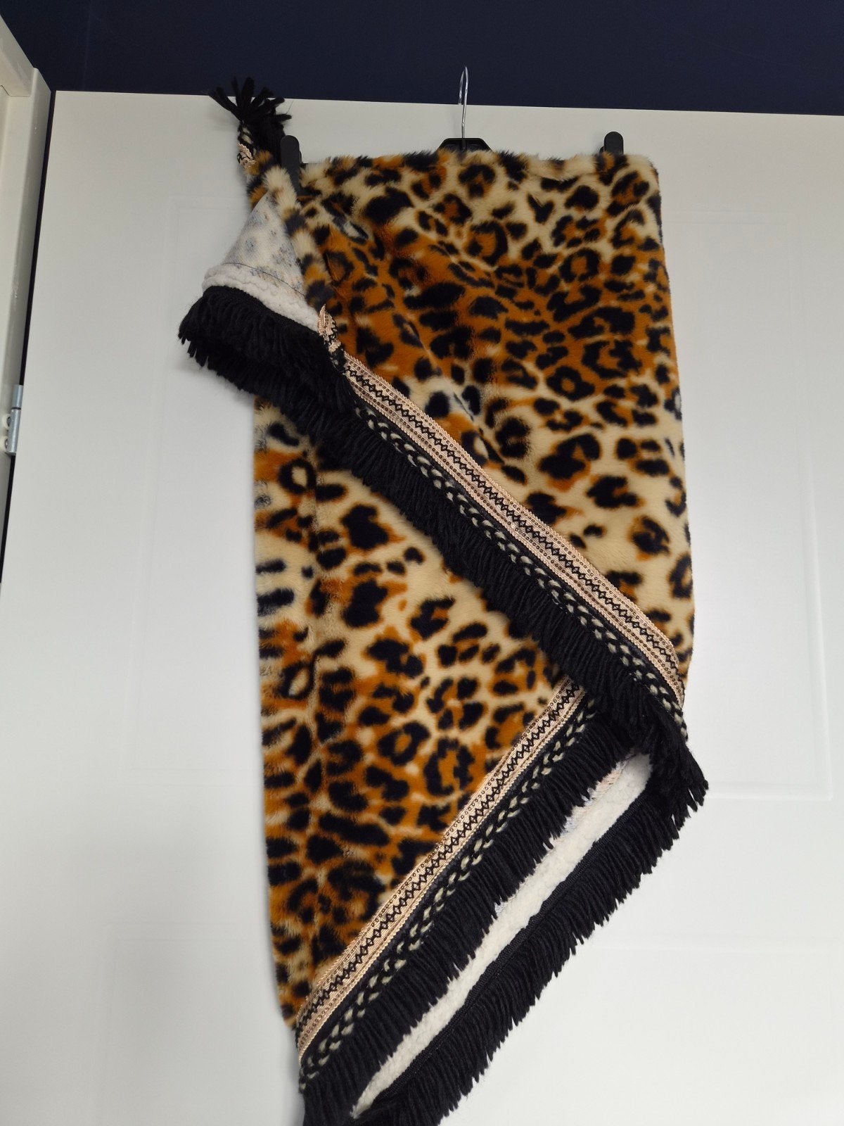 Leopardprint sjaal met franjes, Ophalen