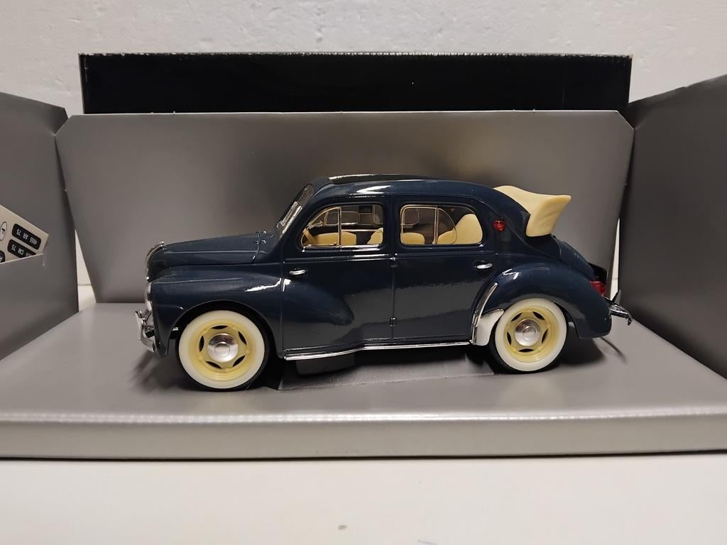 Renault 4 CV Petrol blue Decouvrable cabrio Solido 1:17 KRD, Ophalen of Verzenden, Zo goed als nieuw, Auto, Solido