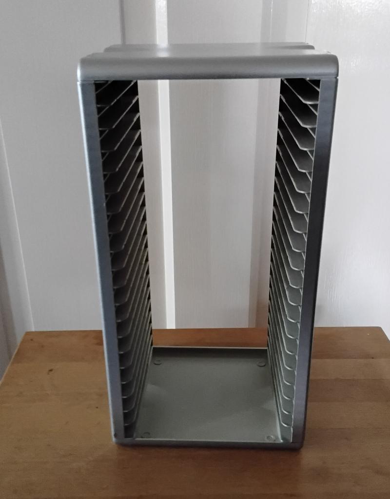 Cd-rek voor 20 cd's - zilvergrijs, Kunststof, Gebruikt, Minder dan 25 discs, Ophalen of Verzenden